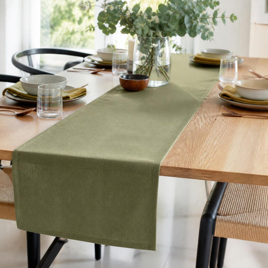 How to Choose the Right Table Runner for Weddings, Parties, and Events
